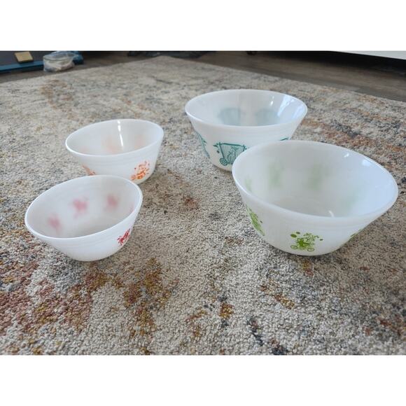 federal glass Other - VTG Federal Glass Circus Mixing Bowl Set Of 4 Tiger Clown Horse Milk Glass 1950s